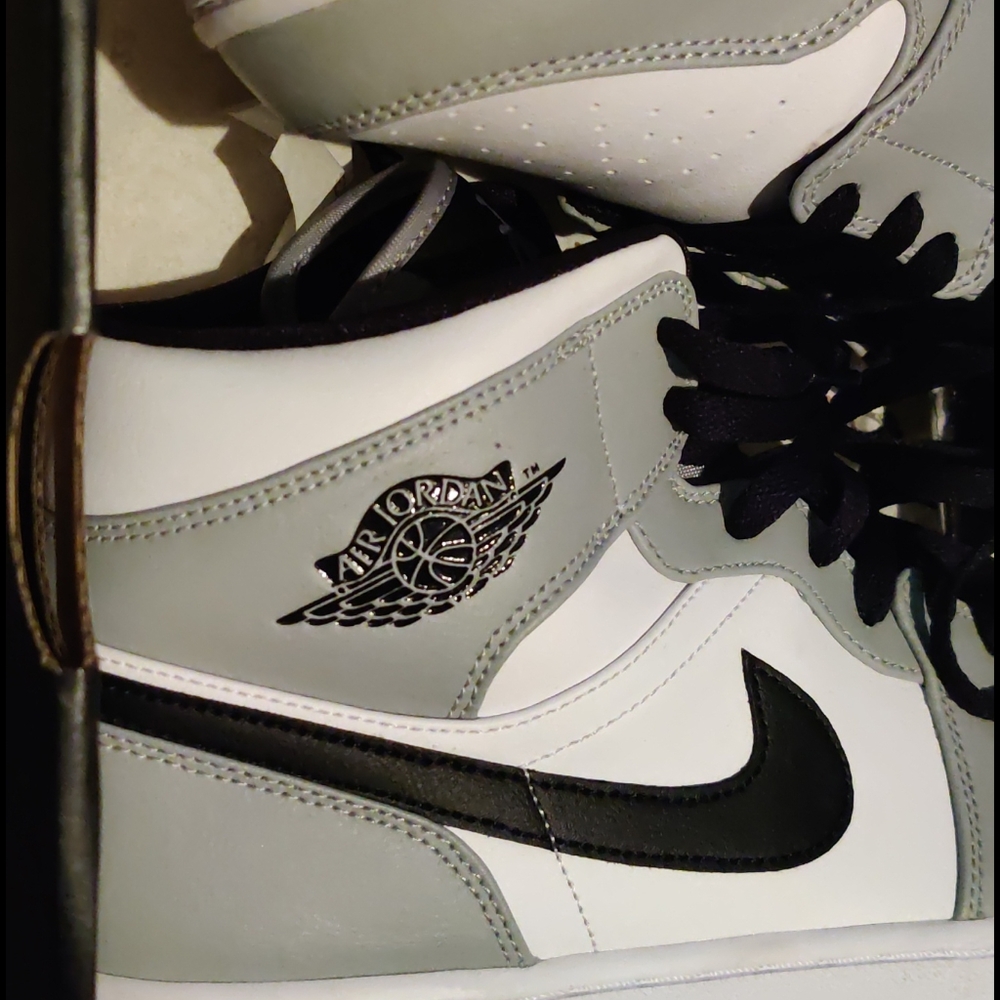 Jordan 1 Mid
